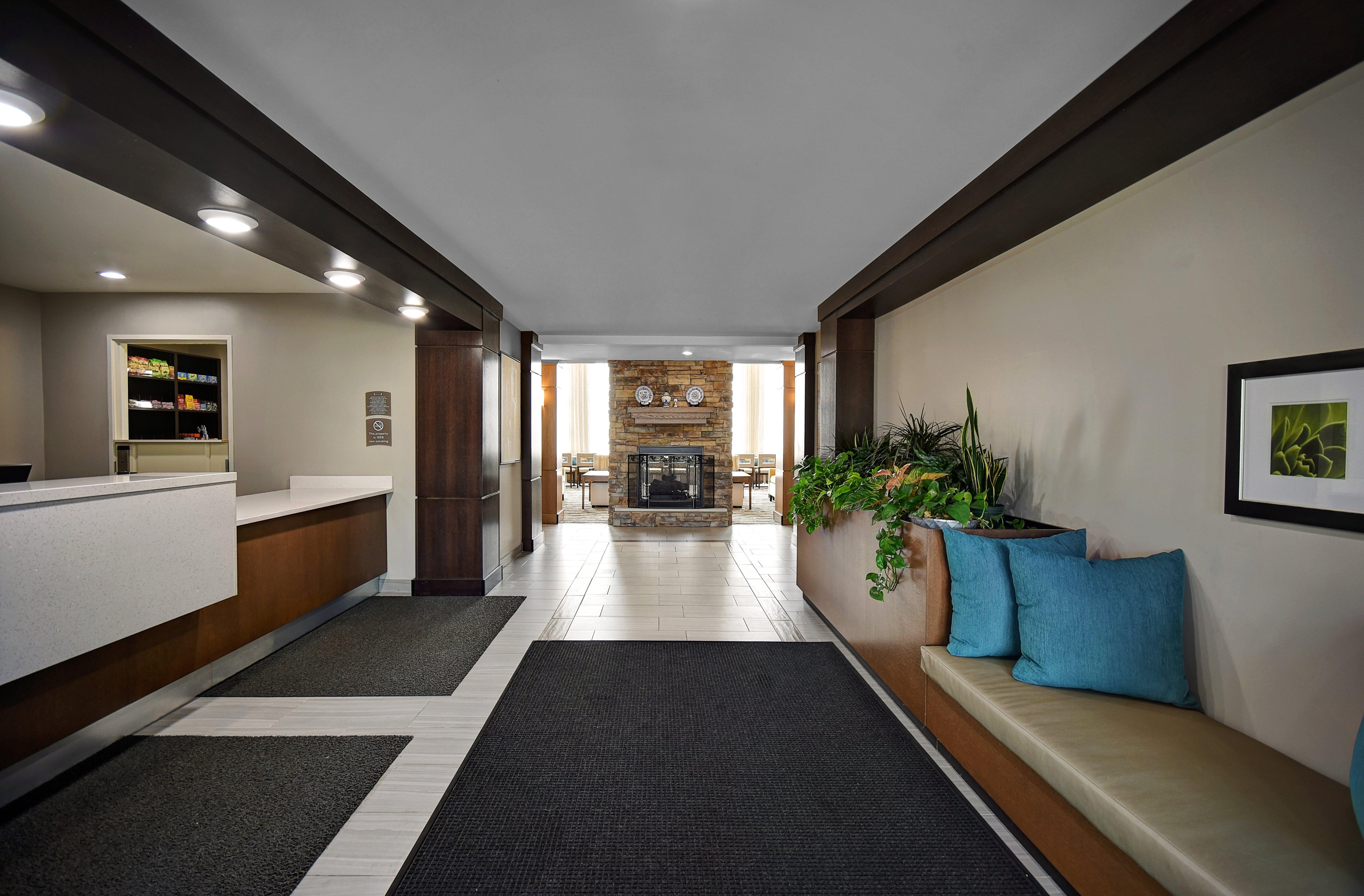 Staybridge Suites - Holland By Ihg Екстериор снимка
