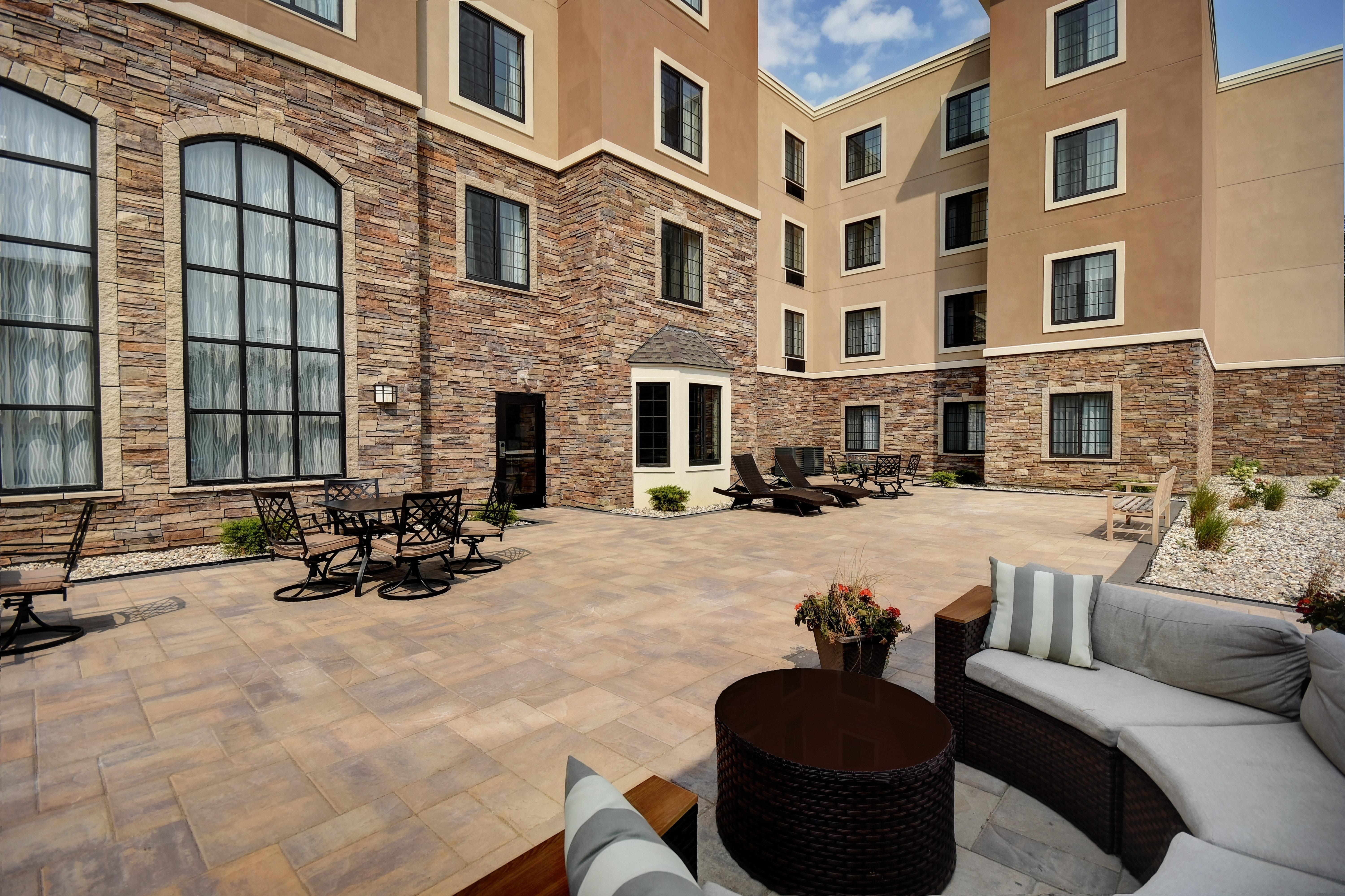 Staybridge Suites - Holland By Ihg Екстериор снимка